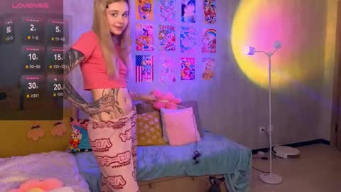 Britney online show from 02-12-26, 08:15