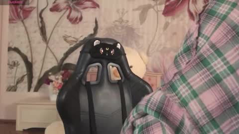 britneybarker online show from 11-21-25, 01:04