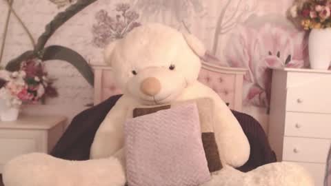 Snapshot of britneybarker chatting on 01-09-26, 03:09 britneybarker online show from 01-09-26, 03:09