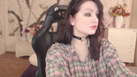 Snapshot of britneybarker chatting on 02-05-26, 10:47 britneybarker online show from 02-05-26, 10:47