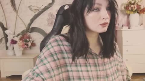 Snapshot of britneybarker chatting on 02-14-26, 04:42 britneybarker online show from 02-14-26, 04:42