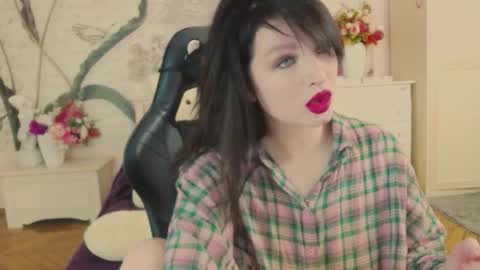 Snapshot of britneybarker chatting on 02-18-26, 09:55 britneybarker online show from 02-18-26, 09:55