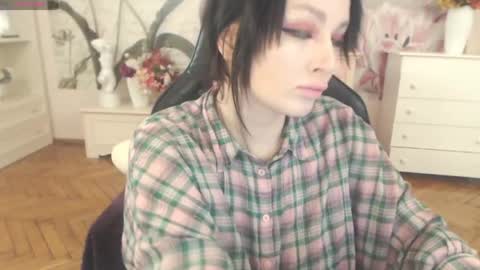 Snapshot of britneybarker chatting on 04-14-26, 08:26 britneybarker online show from 04-14-26, 08:26