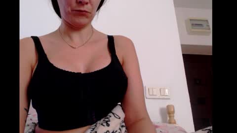 Snapshot of britneydivine chatting on 10-01-25, 06:08 Britney online show from 10-01-25, 06:08