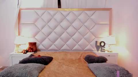 Brittany  online show from 01-09-26, 08:10