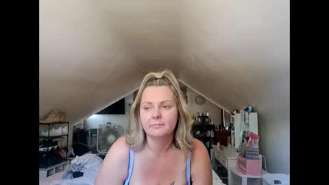 brittanybby23 online show from 09-15-25, 05:02