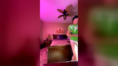 Snapshot of brodienewport chatting on 02-24-26, 02:42 brodienewport online show from 02-24-26, 02:42