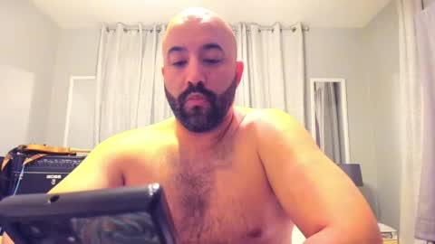 Snapshot of brokenmike31 chatting on 05-08-26, 05:13 Brokenmike online show from 05-08-26, 05:13