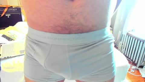 Snapshot of brokenmike31 chatting on 07-25-26, 03:09 Brokenmike online show from 07-25-26, 03:09