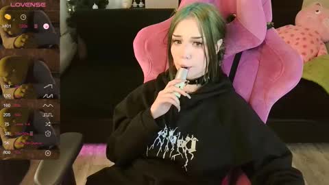 Martha online show from 02-18-25, 05:09