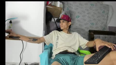 brook_17 online show from 05-04-26, 10:17