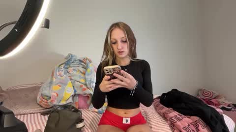 Snapshot of brookepatterson chatting on 09-09-25, 06:18 brookepatterson online show from 09-09-25, 06:18