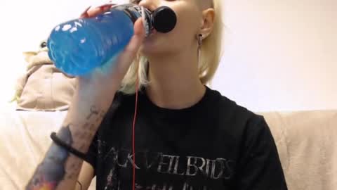 Snapshot of brookewylde_20 chatting on 01-19-25, 04:04 brookewylde_20 online show from 01-19-25, 04:04