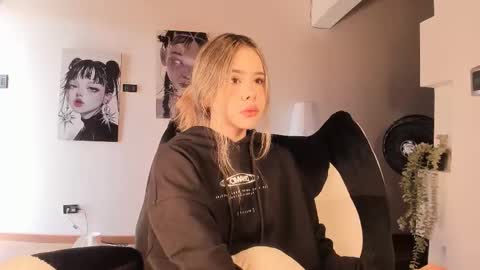 Snapshot of brooklyn_baby_ chatting on 03-23-26, 06:12 Nat Independent model Please help me to reach 200 thumbs up online show from 03-23-26, 06:12