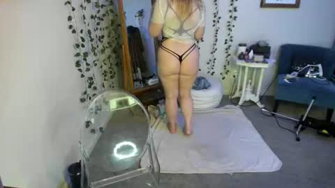 Snapshot of brooklyn_shai chatting on 06-15-26, 12:35 Brooklyn online show from 06-15-26, 12:35