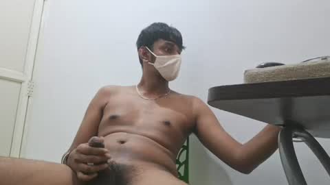 Snapshot of brownguy2505 chatting on 06-30-26, 05:58 brownguy2505 online show from 06-30-26, 05:58