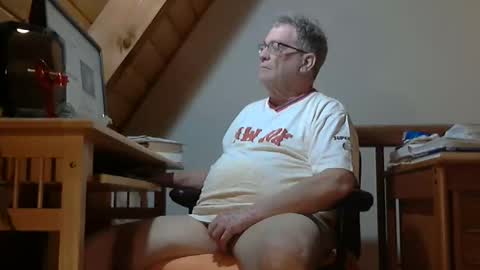 Snapshot of brubar chatting on 05-06-26, 02:40 brubar online show from 05-06-26, 02:40