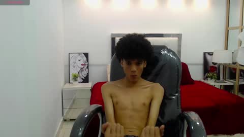 Snapshot of bruce_twink chatting on 02-15-25, 12:22 B R U C E T W I N K online show from 02-15-25, 12:22