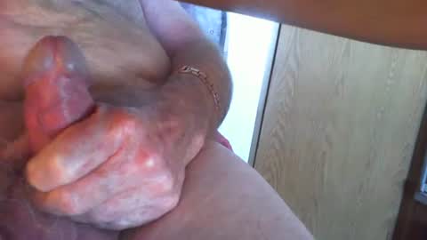 Snapshot of bruceblues chatting on 12-25-24, 04:43 bruceblues online show from 12-25-24, 04:43