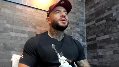 Snapshot of brucedallas chatting on 01-13-26, 02:39 brucedallas online show from 01-13-26, 02:39