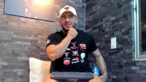 Snapshot of brucedallas chatting on 02-04-26, 01:55 brucedallas online show from 02-04-26, 01:55