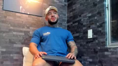 Snapshot of brucedallas chatting on 02-06-26, 05:01 brucedallas online show from 02-06-26, 05:01