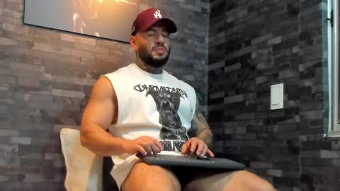 Snapshot of brucedallas chatting on 05-15-26, 11:34 brucedallas online show from 05-15-26, 11:34