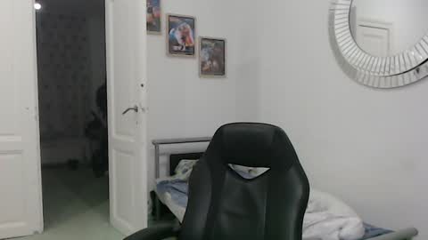 Snapshot of brucemf chatting on 01-05-25, 07:17 Bruce online show from 01-05-25, 07:17