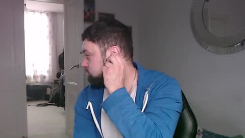 Snapshot of brucemf chatting on 01-12-25, 10:12 Bruce online show from 01-12-25, 10:12