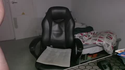 Snapshot of brucemf chatting on 01-22-25, 05:26 Bruce online show from 01-22-25, 05:26