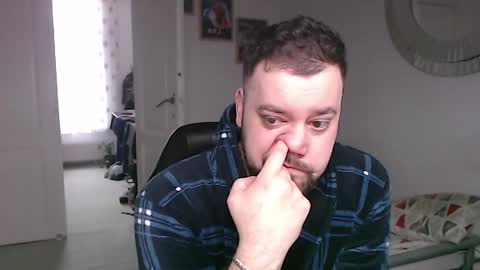 Snapshot of brucemf chatting on 02-06-25, 01:43 Bruce online show from 02-06-25, 01:43