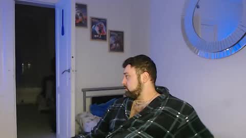 Snapshot of brucemf chatting on 03-08-25, 08:35 Bruce online show from 03-08-25, 08:35