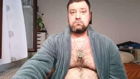 Snapshot of brucemf chatting on 09-09-25, 06:07 Bruce online show from 09-09-25, 06:07