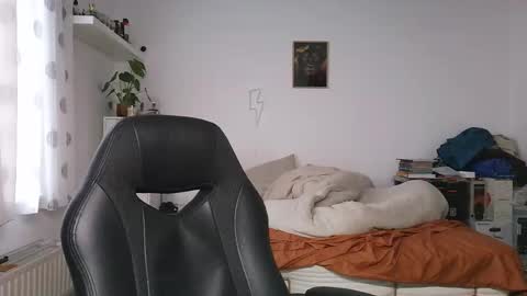 Snapshot of brucemf chatting on 09-25-25, 03:27 Bruce online show from 09-25-25, 03:27