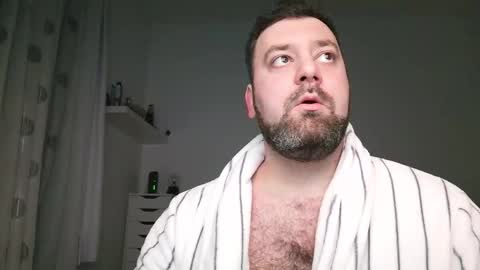 Snapshot of brucemf chatting on 11-05-25, 05:35 Bruce online show from 11-05-25, 05:35