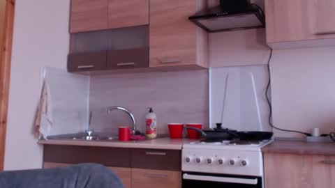 Ellis online show from 02-04-25, 07:18