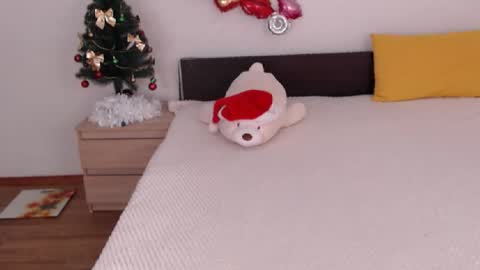 Ellis online show from 12-16-25, 06:18