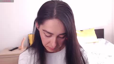 Snapshot of brunettgirl_ chatting on 06-11-26, 06:22 Ellis online show from 06-11-26, 06:22