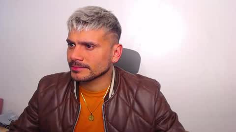 Snapshot of bruno_booss chatting on 12-21-25, 11:45 bruno_booss online show from 12-21-25, 11:45