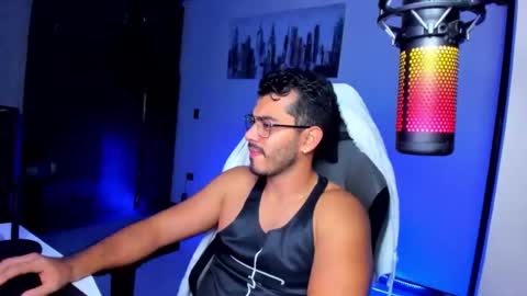 Snapshot of bruno_diaz31 chatting on 01-05-25, 03:43 Bruno online show from 01-05-25, 03:43