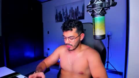 Snapshot of bruno_diaz31 chatting on 01-29-25, 03:01 Bruno online show from 01-29-25, 03:01