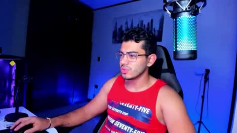 Snapshot of bruno_diaz31 chatting on 02-14-25, 11:42 Bruno online show from 02-14-25, 11:42