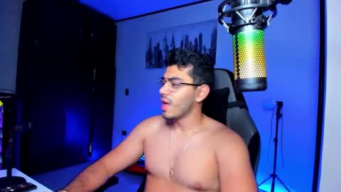 Snapshot of bruno_diaz31 chatting on 02-16-25, 11:49 Bruno online show from 02-16-25, 11:49