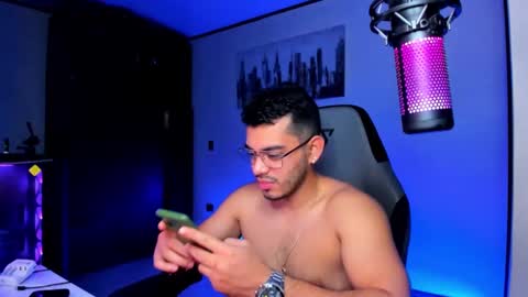 Snapshot of bruno_diaz31 chatting on 02-27-25, 01:07 Bruno online show from 02-27-25, 01:07