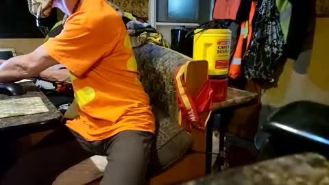 Snapshot of brushsquach chatting on 01-16-25, 01:25 Steve... aka SkinnieDippin aka TimberTramp online show from 01-16-25, 01:25