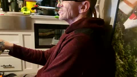 Snapshot of brushsquach chatting on 02-23-25, 06:39 Steve... aka SkinnieDippin aka TimberTramp online show from 02-23-25, 06:39