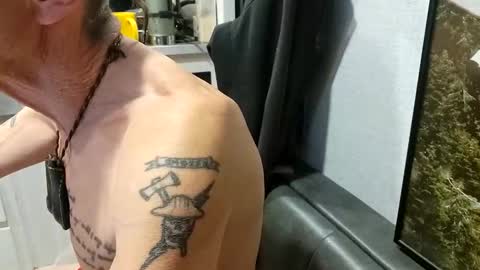 Snapshot of brushsquach chatting on 11-02-25, 04:15 Steve... aka SkinnieDippin aka TimberTramp online show from 11-02-25, 04:15