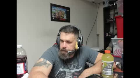 Snapshot of brutalmaster1983 chatting on 06-14-26, 06:32 BRUTALMASTER1983 online show from 06-14-26, 06:32