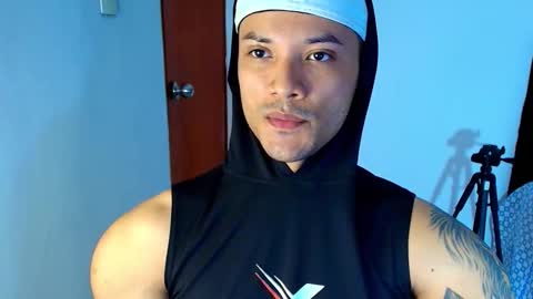 Snapshot of bryan_boy_ chatting on 11-01-25, 10:34 bryan online show from 11-01-25, 10:34