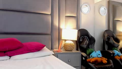 Snapshot of bryannamiller chatting on 12-01-25, 12:32 bryannamiller online show from 12-01-25, 12:32